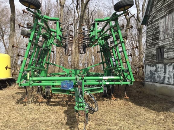Image of John Deere 2210LL equipment image 1
