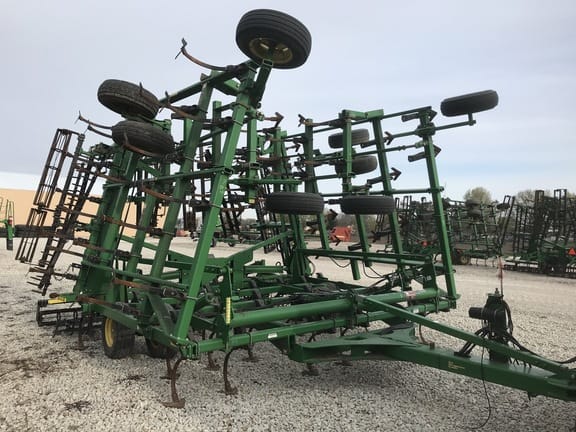 Main image John Deere 2210