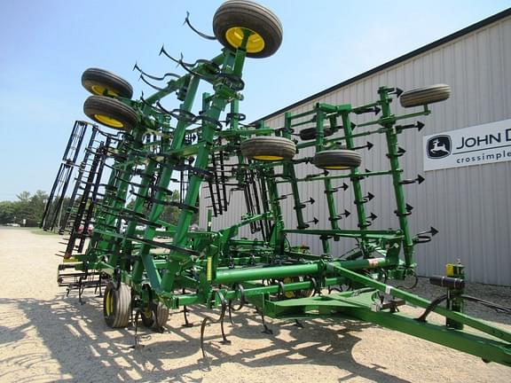 Image of John Deere 2210L equipment image 3