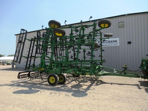 Image of John Deere 2210L Primary image