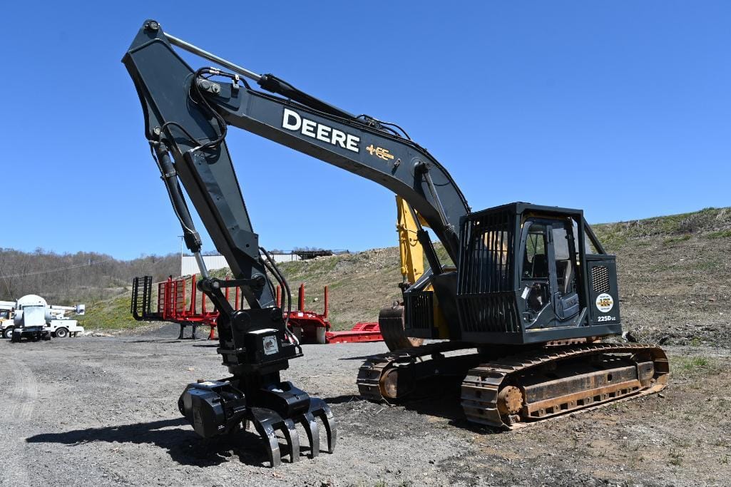 Main image John Deere 225DLC