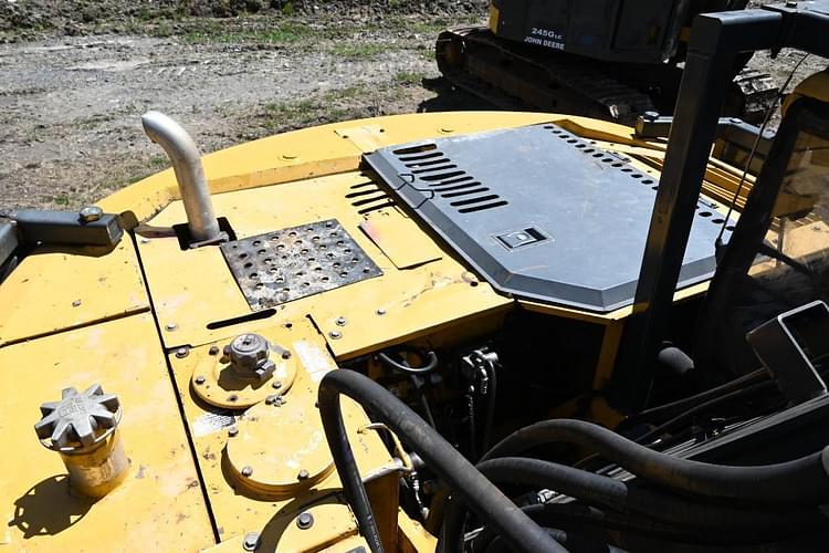 Main image John Deere 225DLC 57