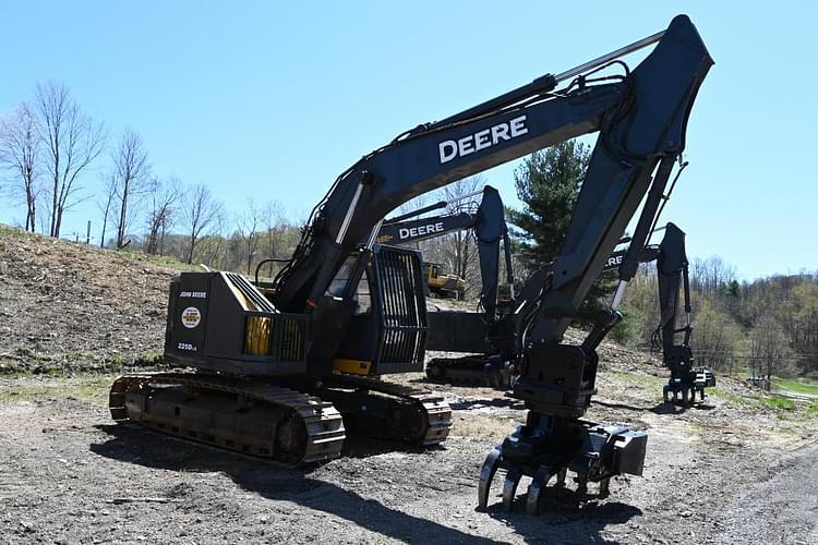 Main image John Deere 225DLC 7