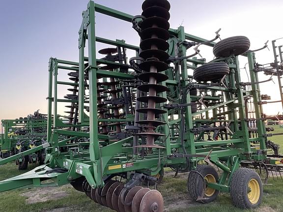Image of John Deere 2310 equipment image 2