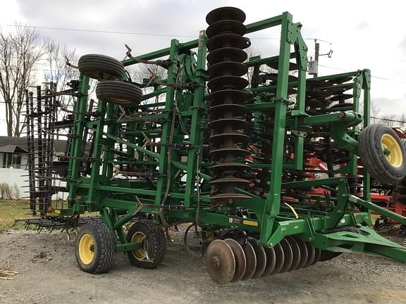 Image of John Deere 2310 equipment image 2