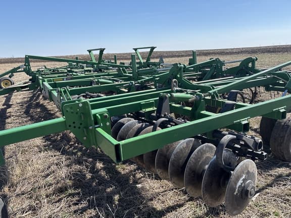 Image of John Deere 2310 equipment image 2