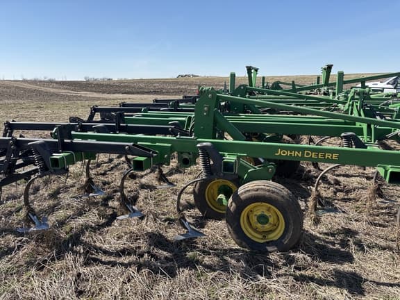 Image of John Deere 2310 equipment image 3