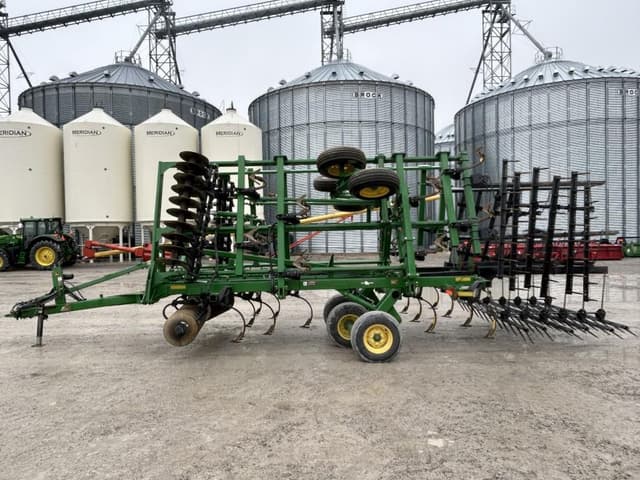 Image of John Deere 2310 equipment image 1