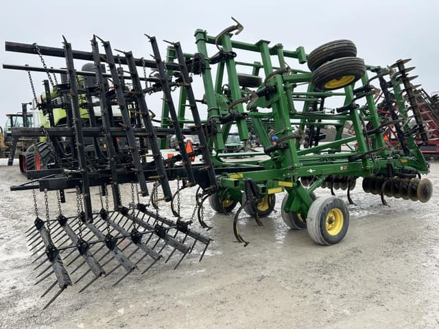 Image of John Deere 2310 equipment image 3