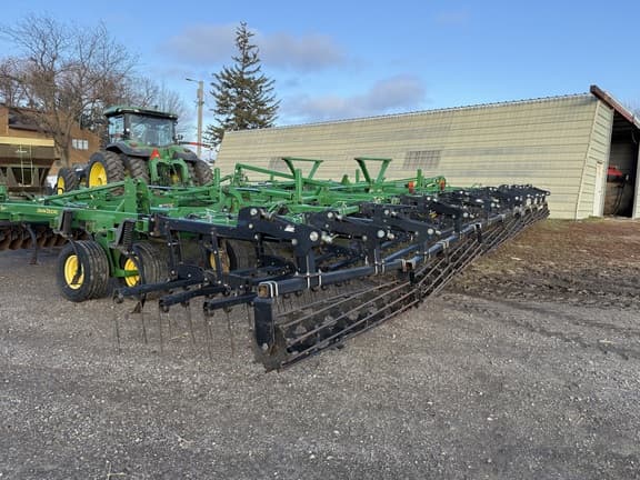 Image of John Deere 2310 equipment image 3