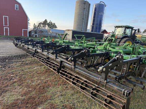 Image of John Deere 2310 equipment image 2