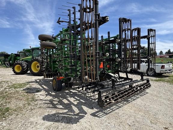 Image of John Deere 2310 equipment image 4
