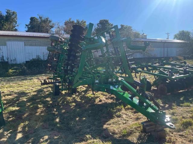 Image of John Deere 2310 equipment image 2