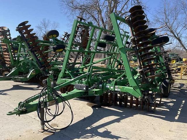 Image of John Deere 2310 equipment image 3