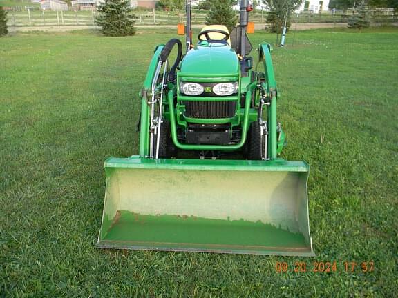 Image of John Deere 2320 equipment image 3