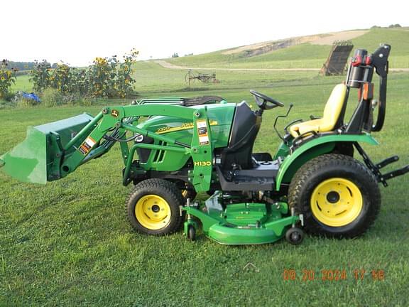 Image of John Deere 2320 equipment image 1