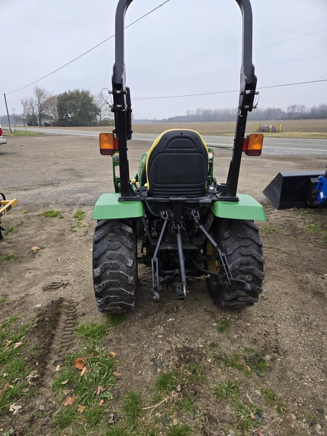 Image of John Deere 2320 equipment image 4