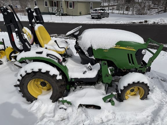2012 John Deere 2320 Equipment Image0