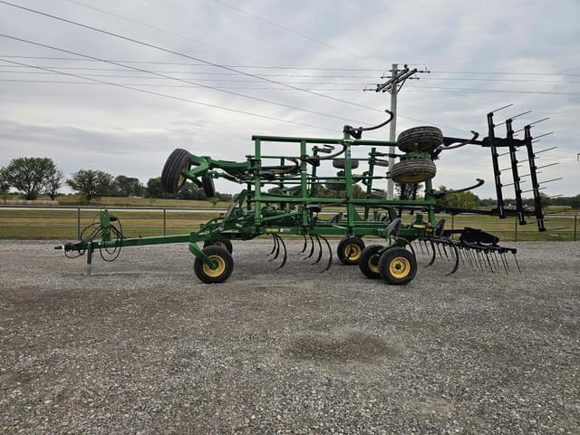 Image of John Deere 2410 equipment image 1