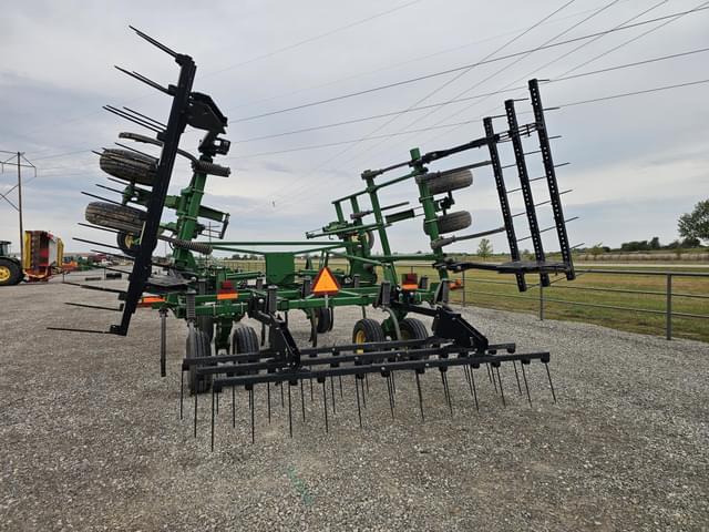 Image of John Deere 2410 equipment image 4