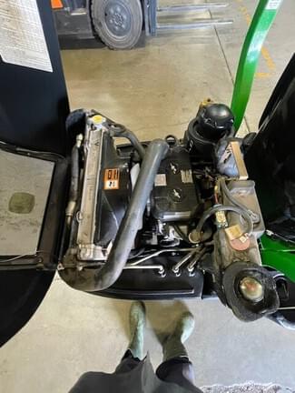 Image of John Deere 2500B equipment image 4