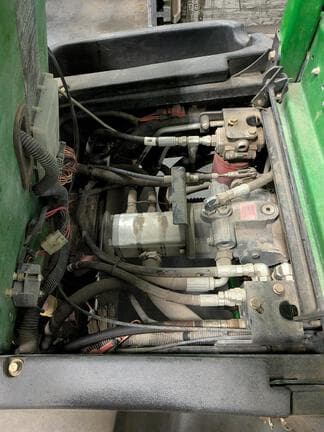 Image of John Deere 2500B equipment image 4