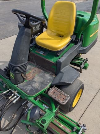 Image of John Deere 2500B equipment image 3