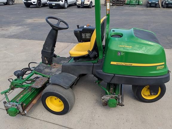 Image of John Deere 2500B Primary image