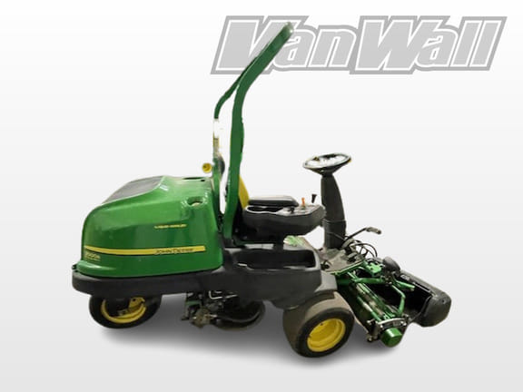 2012 John Deere 2500B Equipment Image0