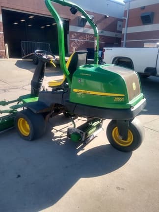 Image of John Deere 2500E equipment image 4