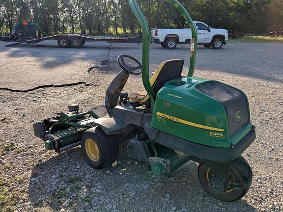 Image of John Deere 2500E equipment image 2