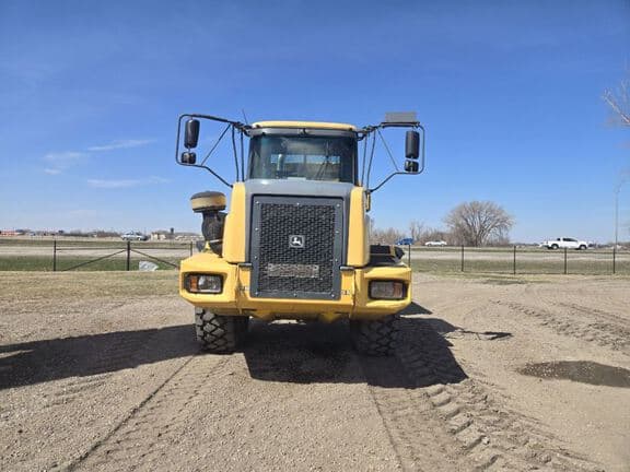 Image of John Deere 250D equipment image 1