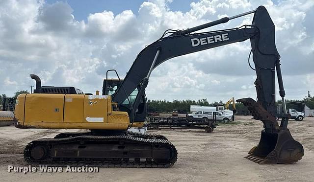 Image of John Deere 250G LC equipment image 3