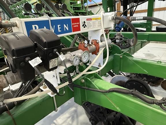 Image of John Deere 2510H equipment image 2