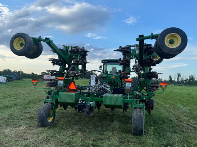 Image of John Deere 2510H equipment image 4