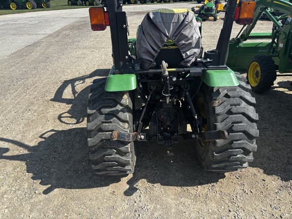 Image of John Deere 2520 equipment image 2