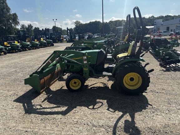 2012 John Deere 2520 Equipment Image0
