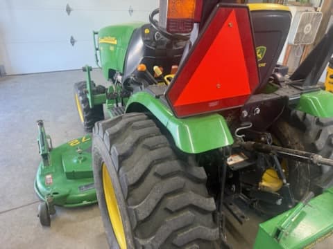 Image of John Deere 2520 equipment image 4