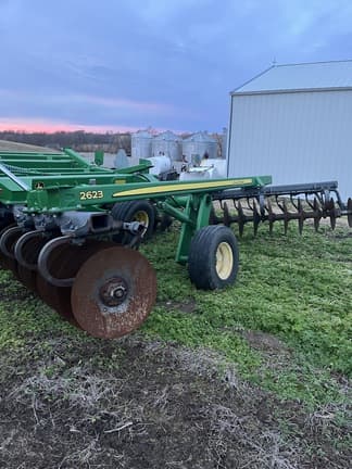 Image of John Deere 2623 equipment image 4