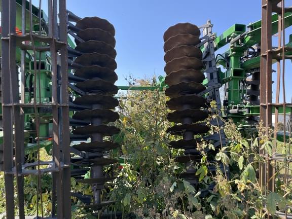 Image of John Deere 2623VT equipment image 4