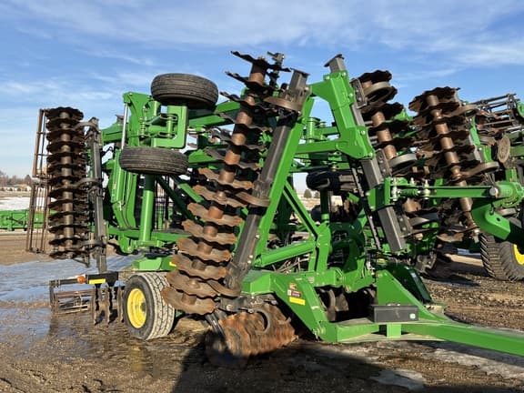 Image of John Deere 2623VT equipment image 3