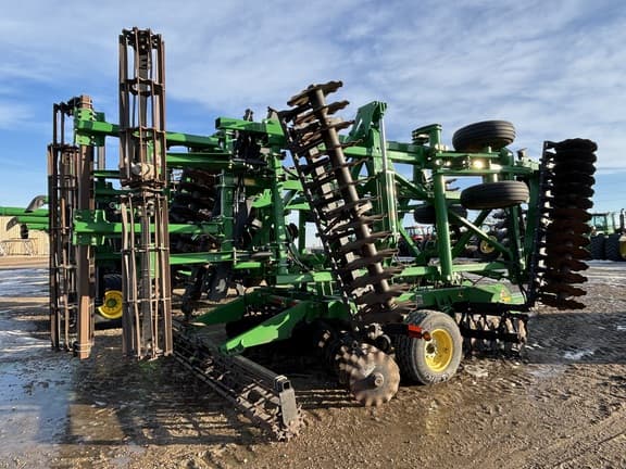 Image of John Deere 2623VT equipment image 4