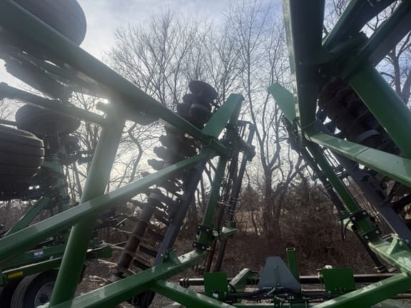 Image of John Deere 2623VT equipment image 3