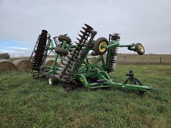 Image of John Deere 2623VT equipment image 2