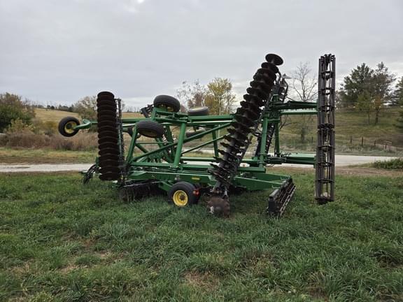 Image of John Deere 2623VT equipment image 3