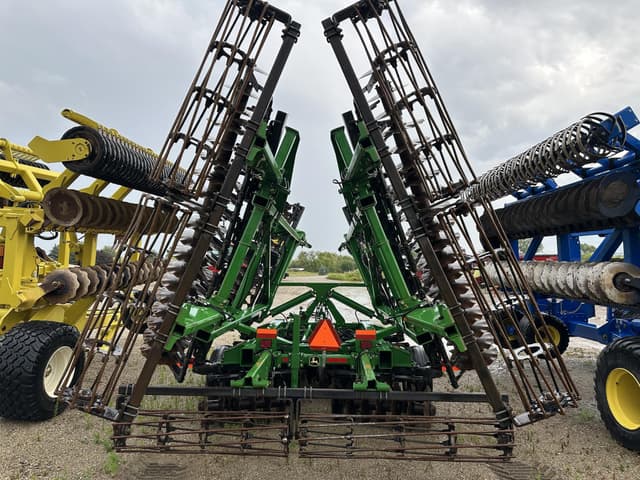 Image of John Deere 2623VT equipment image 3