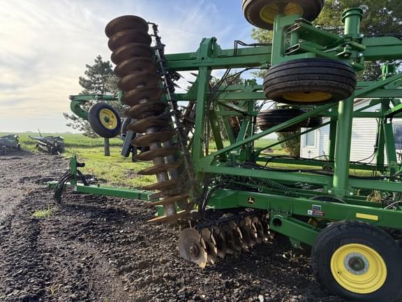 Image of John Deere 2623VT equipment image 3
