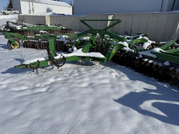 Image of John Deere 2623VT equipment image 4