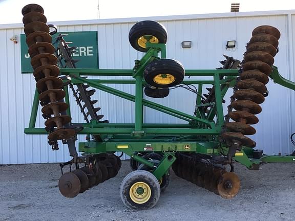 Image of John Deere 2625 equipment image 3