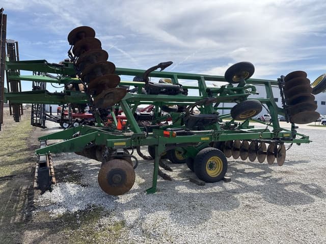 Image of John Deere 2720 equipment image 1